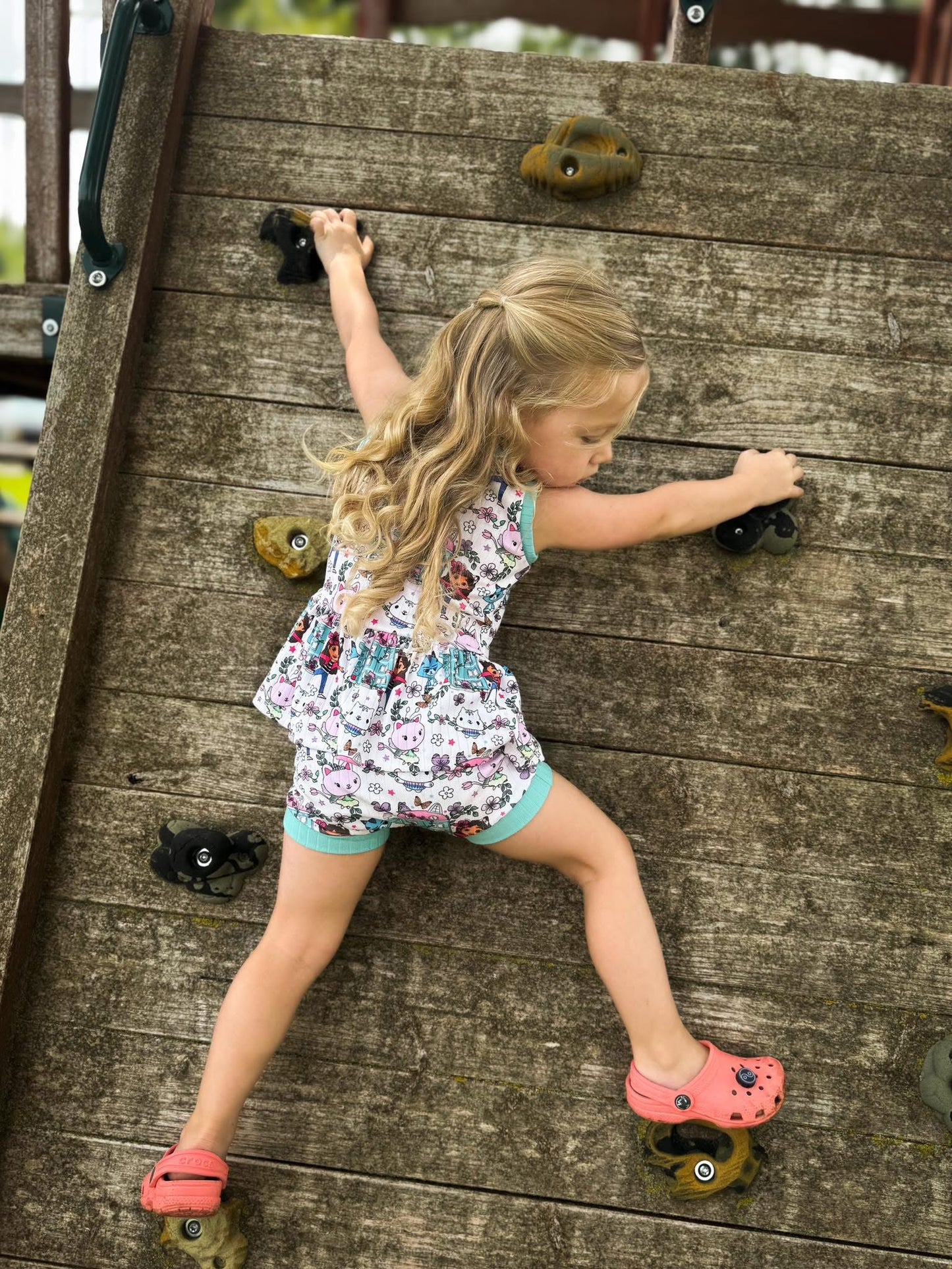 OLIVE PEPLUM TANK